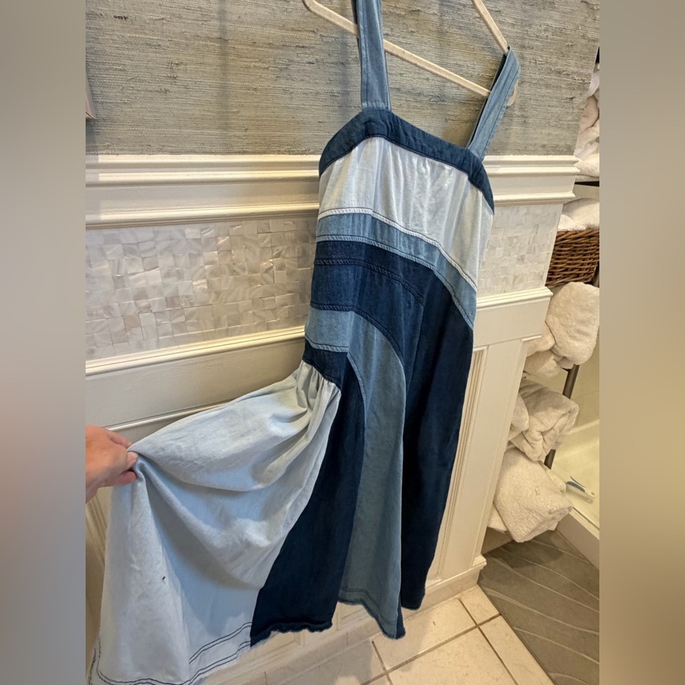Small fits medium Anthropologie pilcro seamed smocked midi dress denim jean blue - Picture 6 of 16